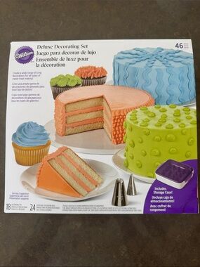 New in box Wilton Deluxe Decorating set.